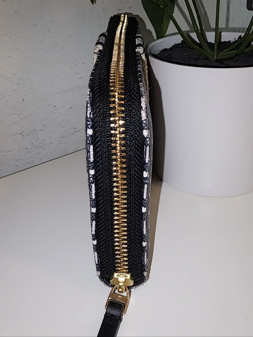 Tory Burch Striped Logo Zip Wallet - Black & Cream - Picture 2 of 6